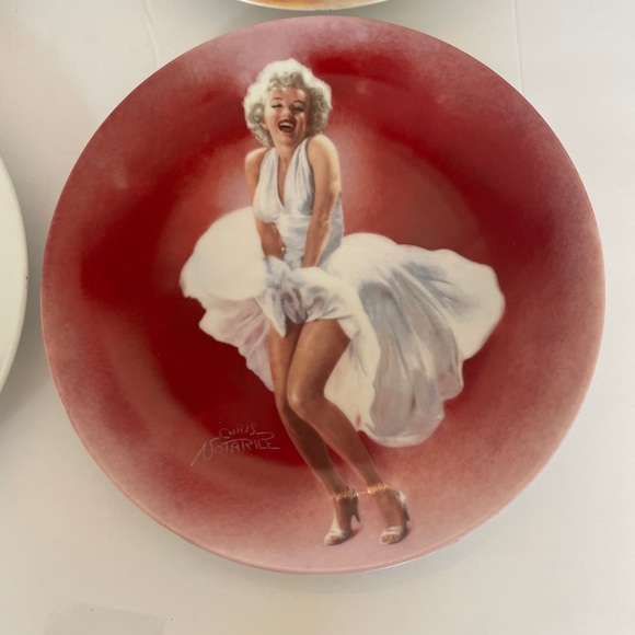 Marilyn Monroe classic designer souvenir plate set from early 90s - Picture 3 of 5